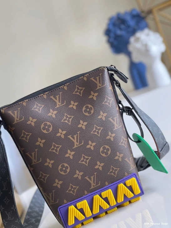 AAA Pruses Bags CRUISER LOUIS VUITTON MESSENGER 0802